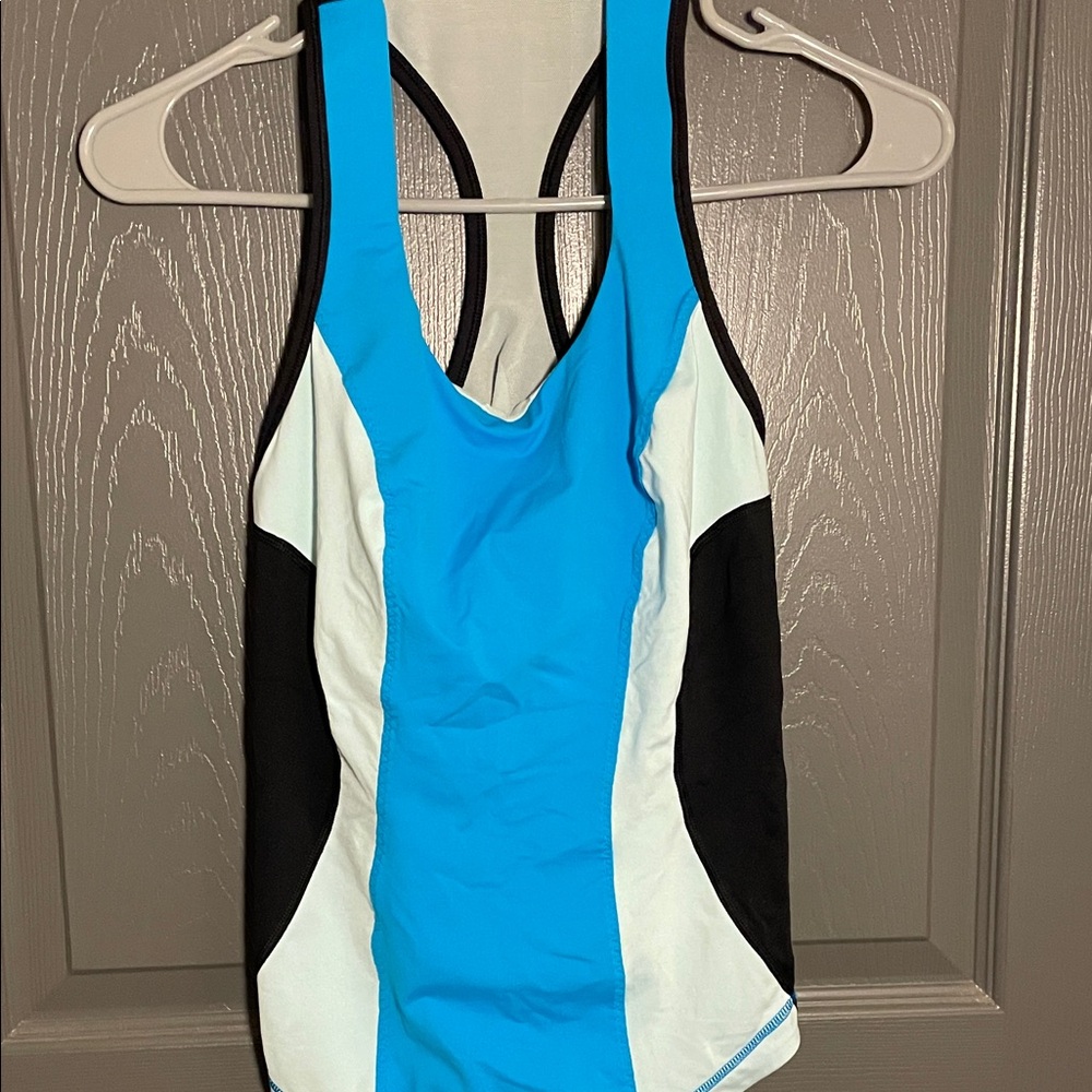 EXCELLENT Lululemon Blue & Black Cardio Kick Tank - like new!  Sz6